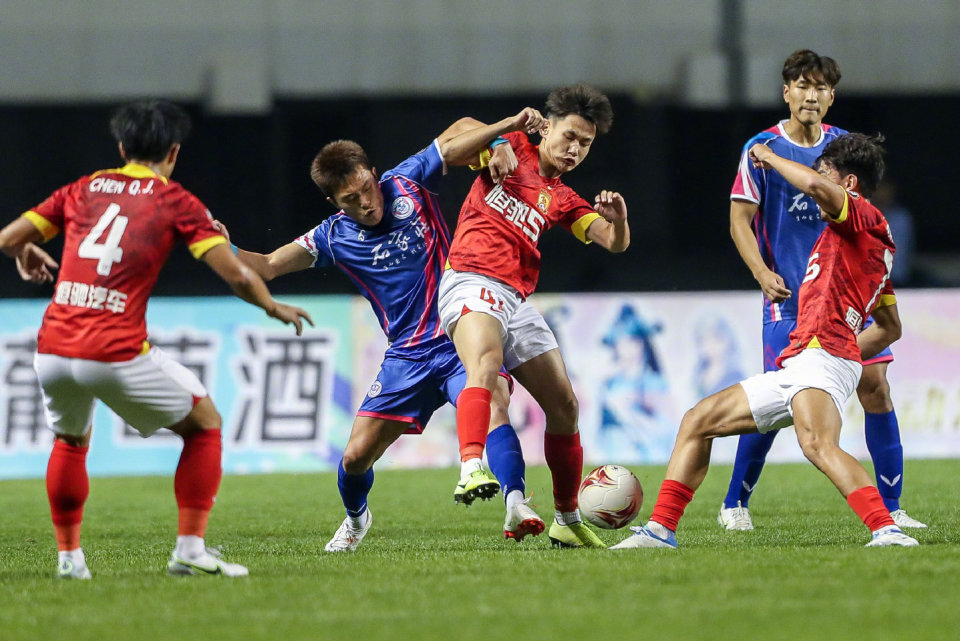 爱游戏体育入口 -欧联集结日再迎强敌；广州队状态回暖；主帅态度：态度坚定；身体对抗强度拉满的简单介绍