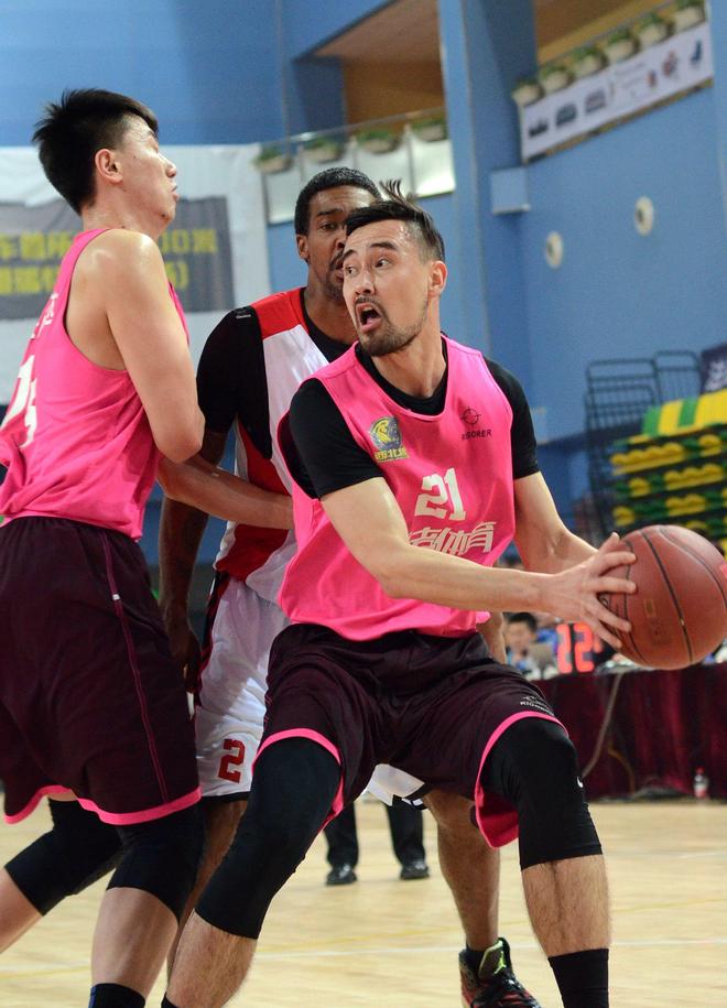 爱游戏全站 -拉齐奥训练开放日，集结日豪取连胜引欢呼，全明星赛在即，阵容厚度经受考验 