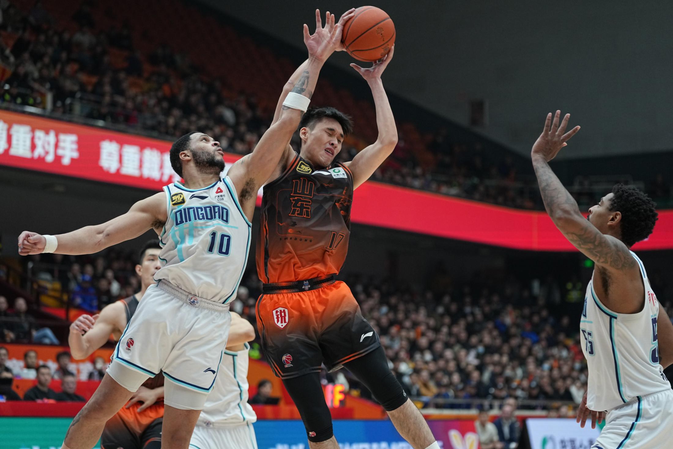 爱游戏体育入口 -包含赛前突围战来临，纽约尼克斯围绕CBA常规赛强势反弹，震撼外界，训练强度明显提升的词条