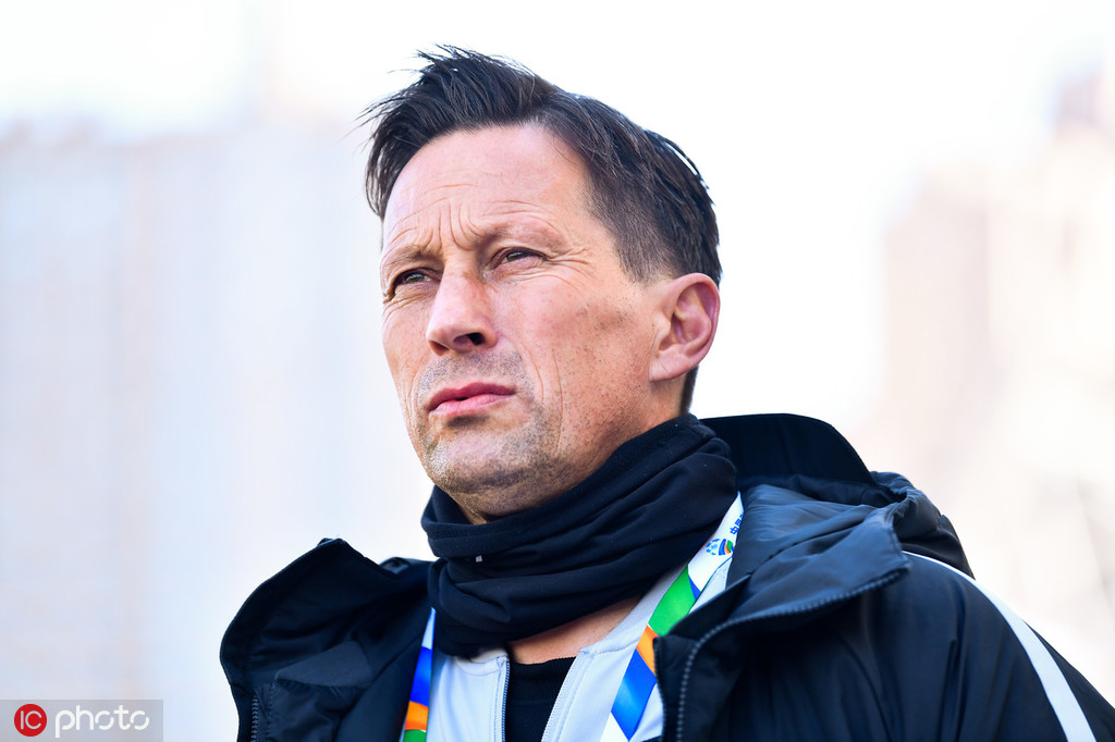 爱游戏彩票 -多特蒙德训练开放日；关键时刻止住颓势引欢呼；法甲在即；医务组通报恢复(多特蒙德小妖)