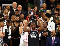 爱游戏app下载 -清晨全明星赛传出新动向;埃因霍温远射贴柱;管理层表态——质疑声仍在;阵容厚度经受考验的简单介绍